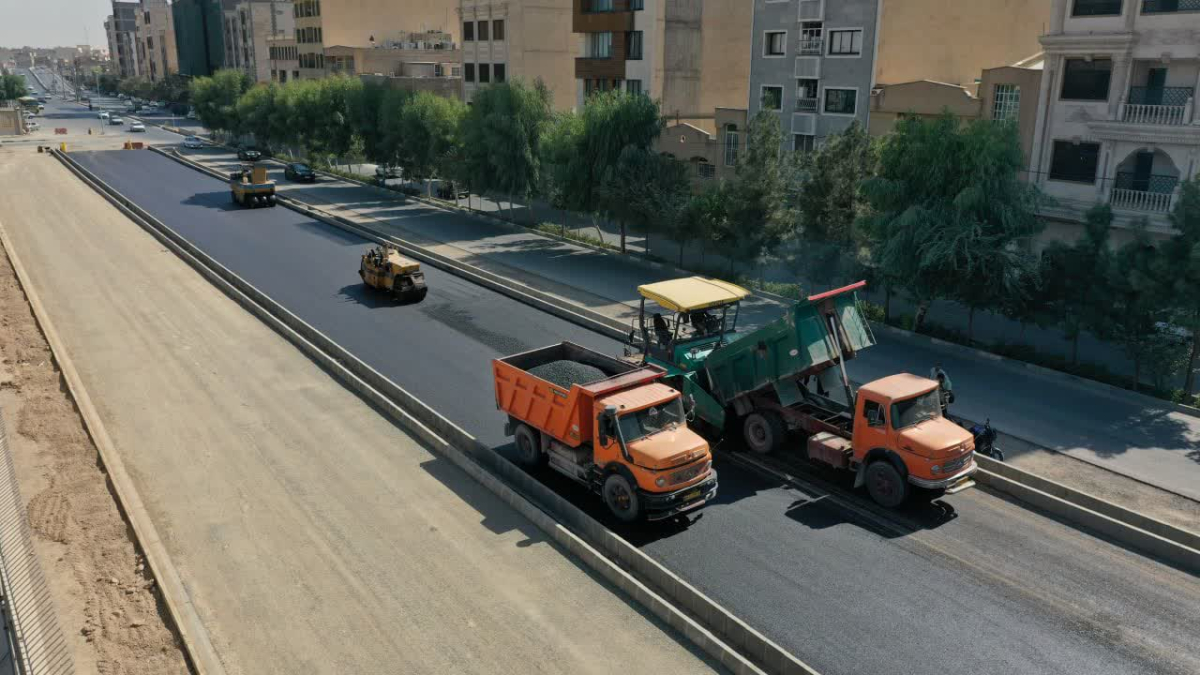 پیشرفت ۸۰ درصدی پروژه بهسازی و روکش آسفالت خیابان شهید ایزدی